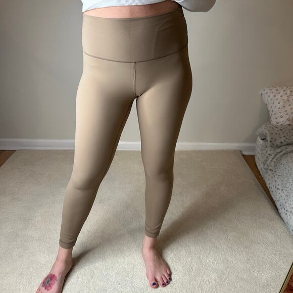 HeyNuts: Nude Leggings - Picture 2 of 7